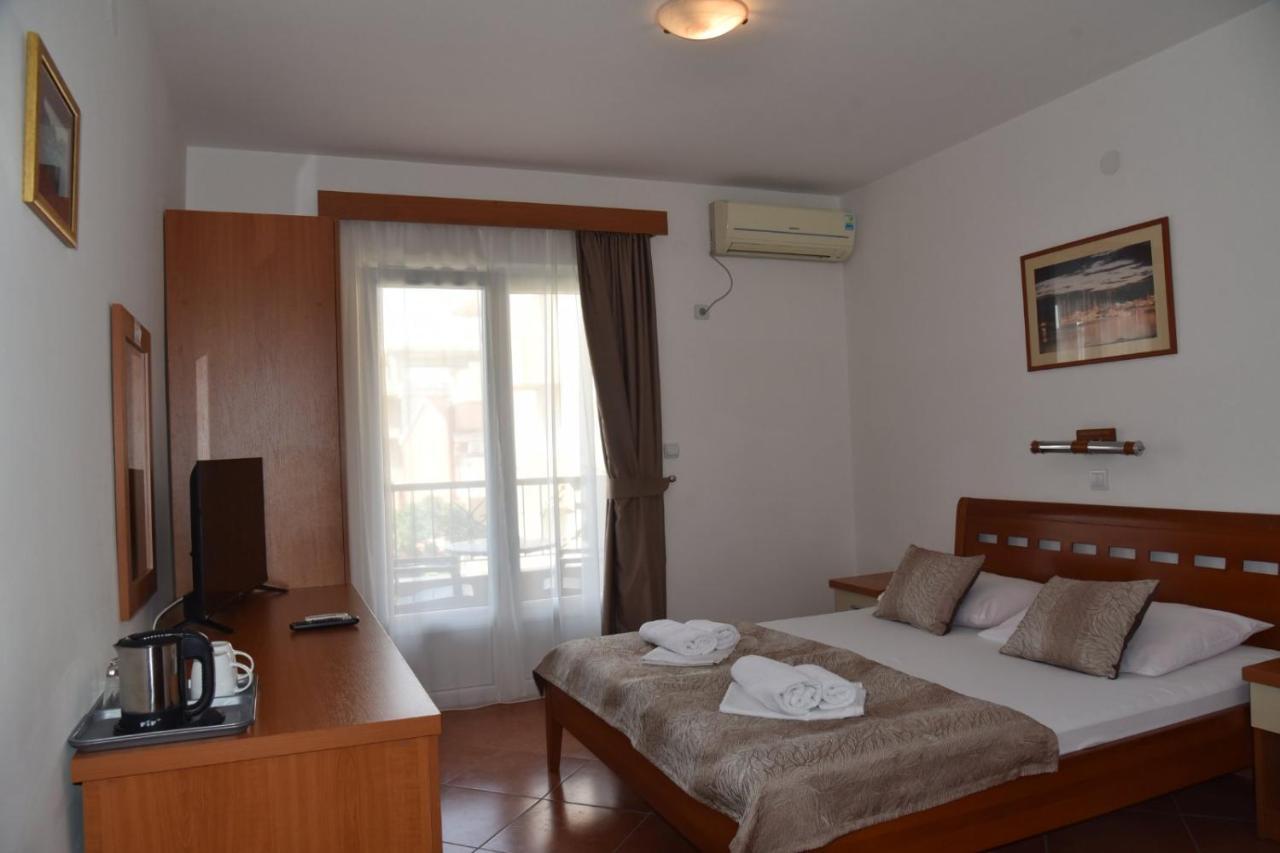 Guest House Zec บุดวา ภายนอก รูปภาพ