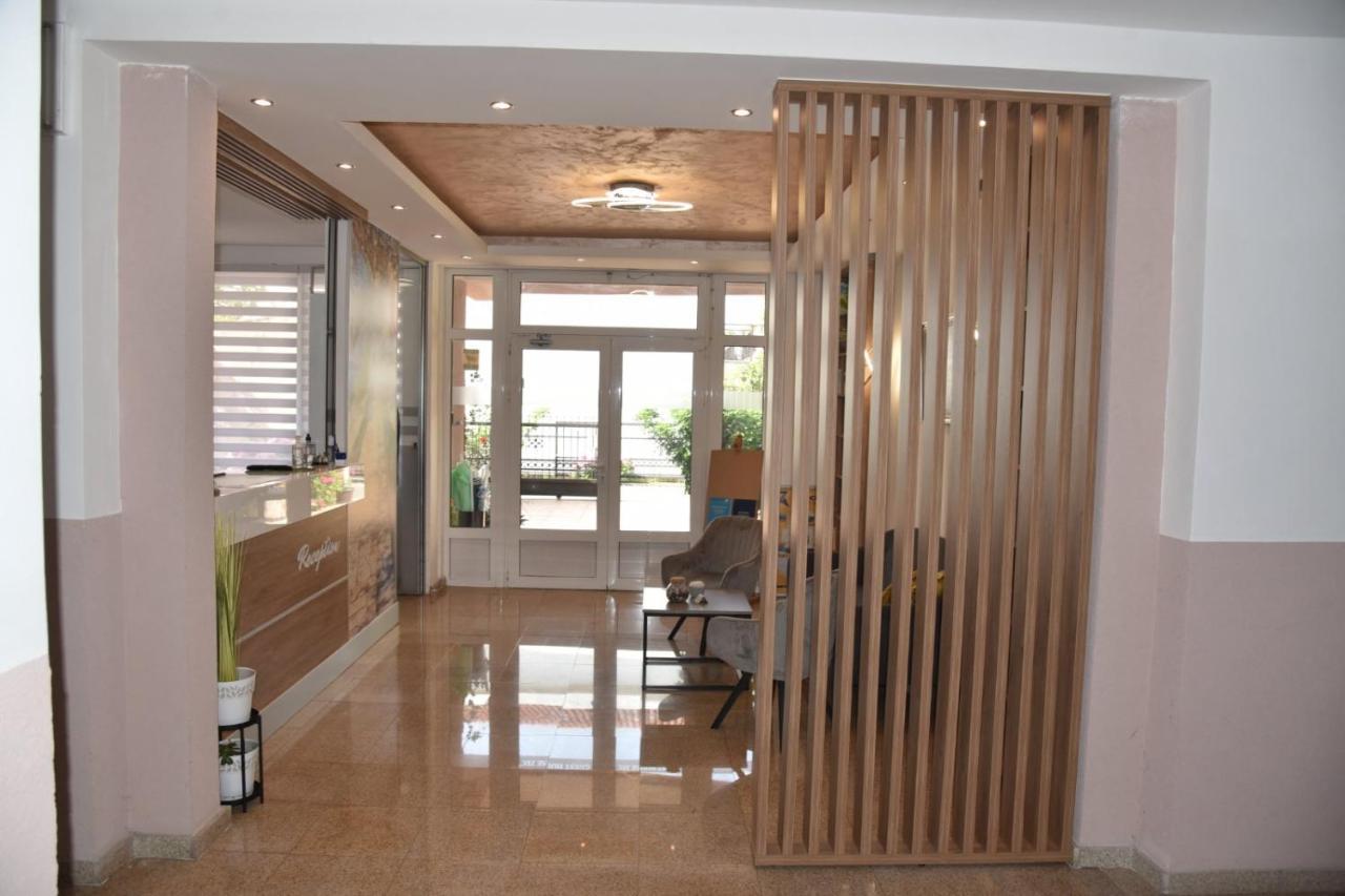 Guest House Zec บุดวา ภายนอก รูปภาพ
